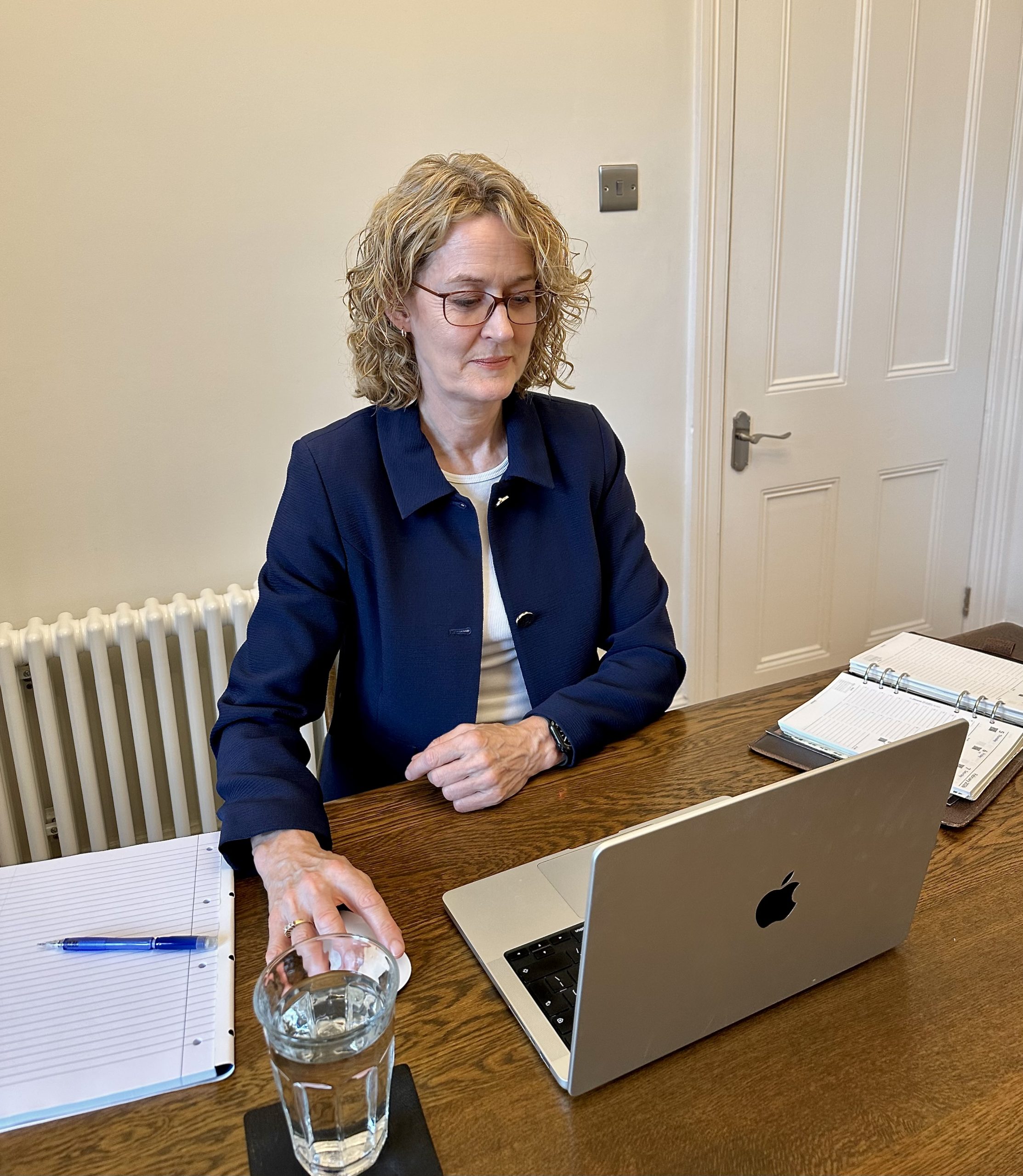https://www.louisehilliar.co.uk/wp-content/uploads/2025/09/coaching-1-scaled.jpeg